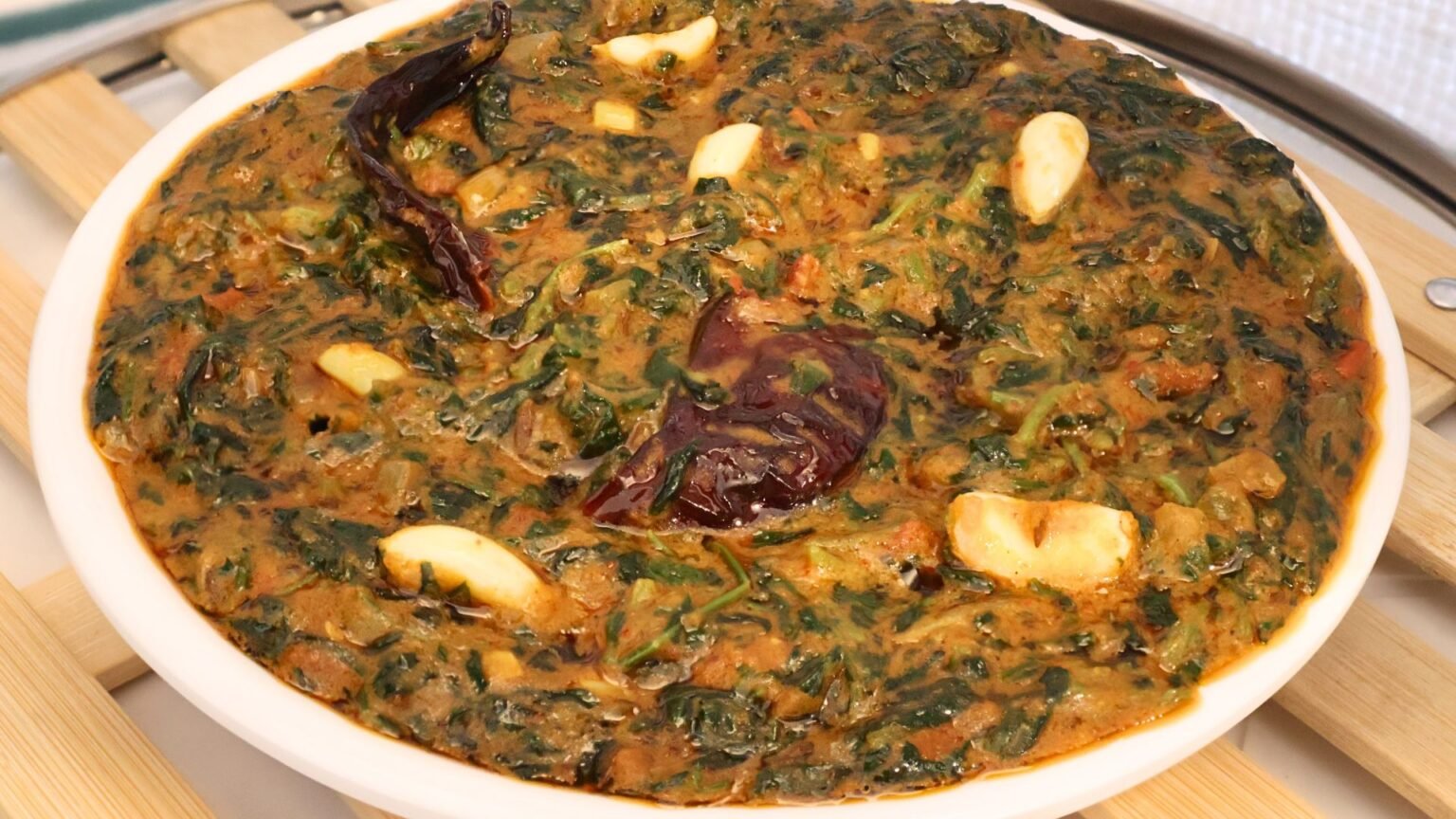Lasooni Roti Lasooni Methi Recipe – A Garlic And Fenugreek Delight